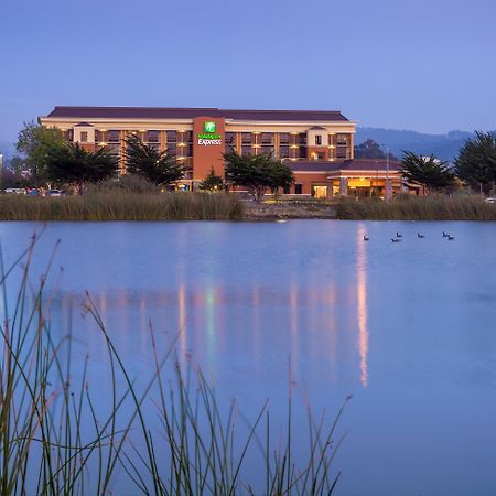 Holiday Inn Express At Monterey Bay By Ihg Seaside Dış mekan fotoğraf