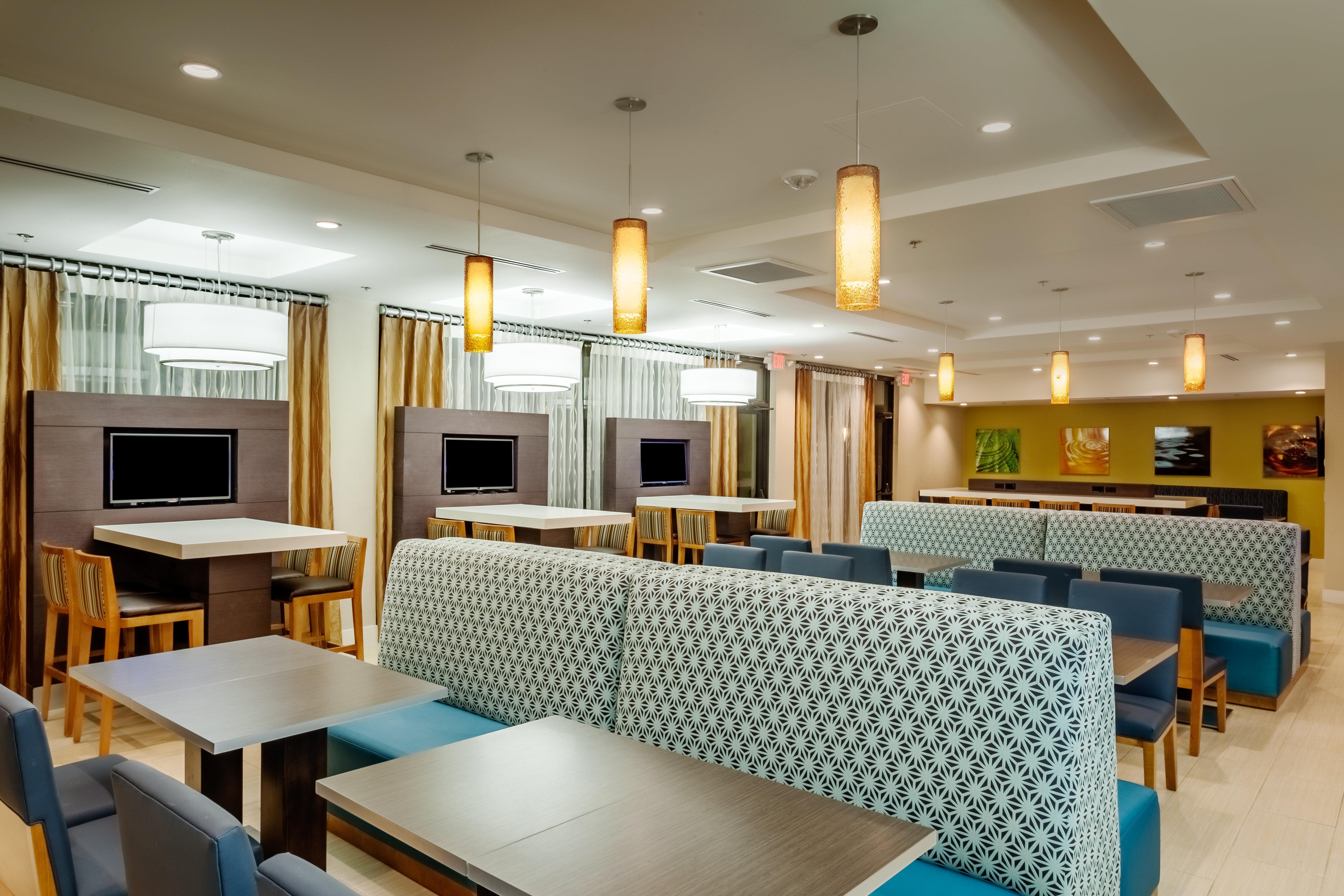 Holiday Inn Express At Monterey Bay By Ihg Seaside Dış mekan fotoğraf