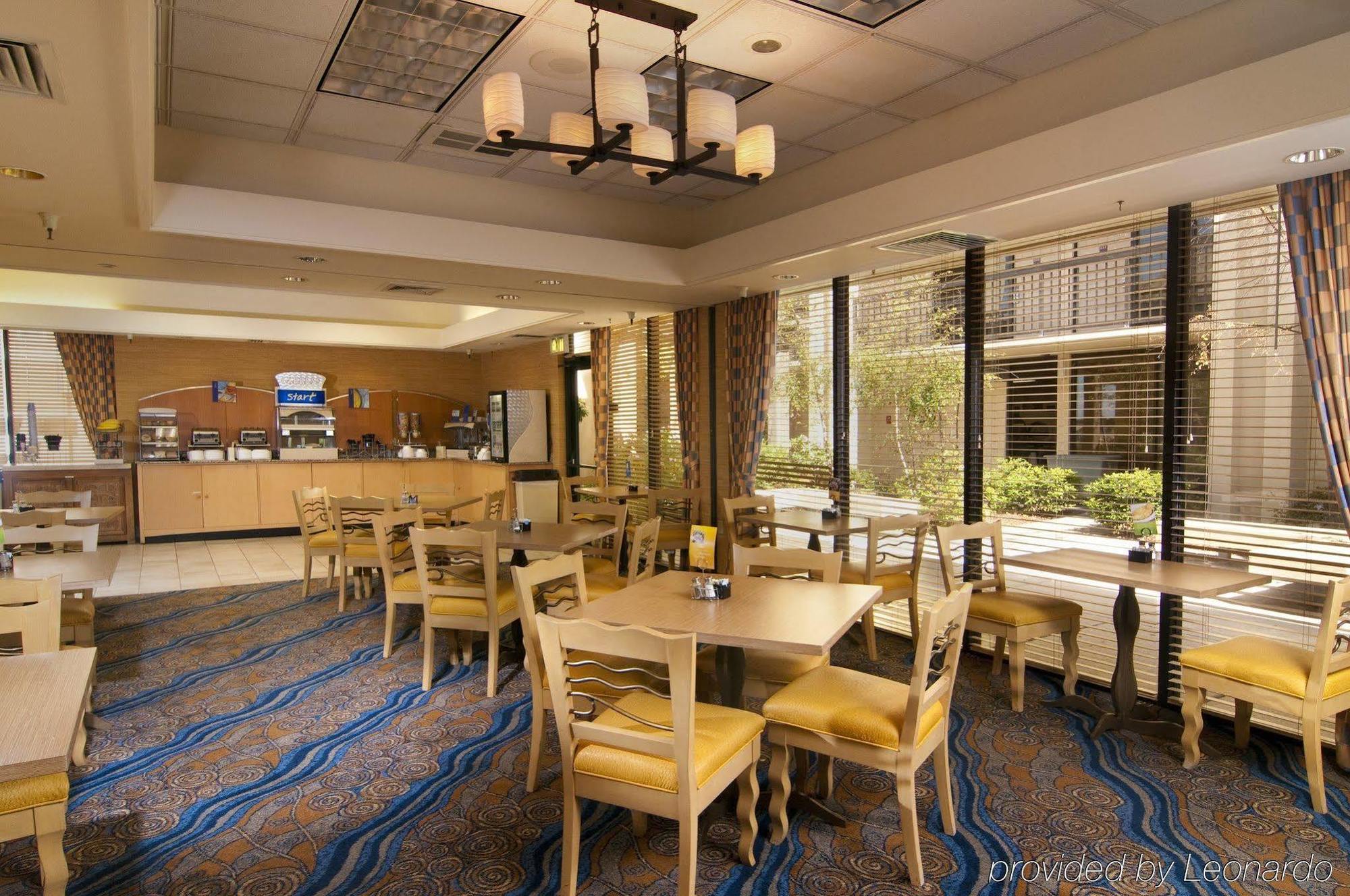 Holiday Inn Express At Monterey Bay By Ihg Seaside Dış mekan fotoğraf